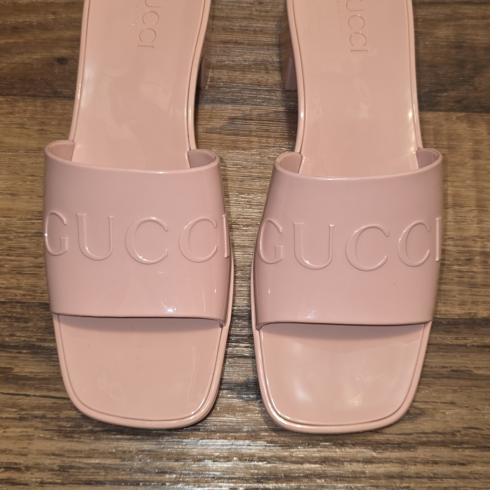 Gucci Women's Pink Slide Sandals
